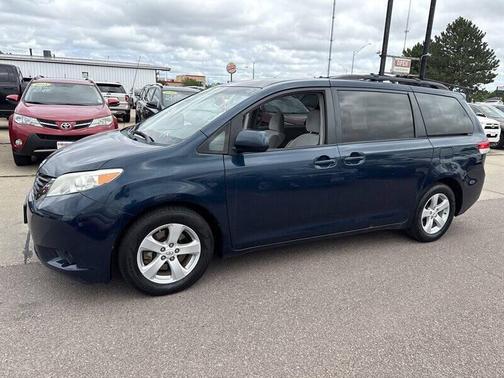 2011 Toyota Sienna LE