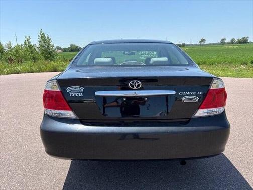 2005 Toyota Camry LE