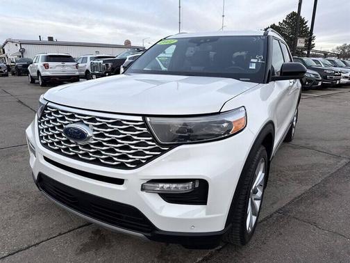 Star White Metallic Tri-Coat 2022 Ford Explorer Platinum