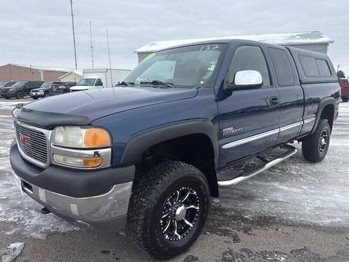 2002 GMC Sierra 2500 SLE H/D Extended Cab