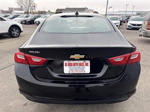 Mosaic Black Metallic 2017 Chevrolet Malibu 1LS