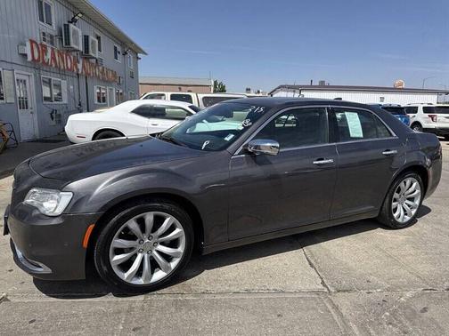 Granite Crystal Metallic Clearcoat 2018 Chrysler 300 Limited