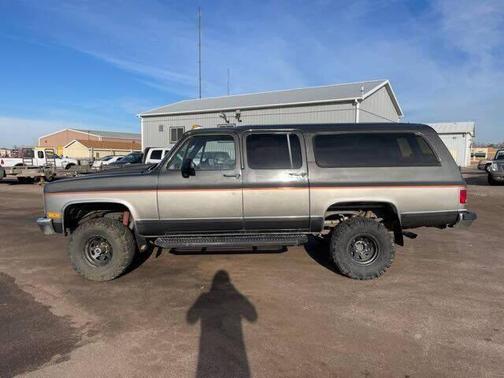 1990 GMC Suburban V1500 4dr 4WD SUV