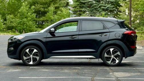 Black Noir Pearl 2017 Hyundai TUCSON Limited