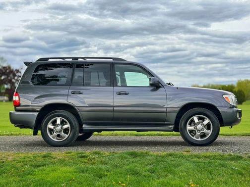 Gray 2007 Toyota Land Cruiser V8