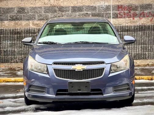 Blue 2014 Chevrolet Cruze 1LT