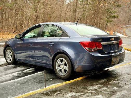 Blue 2014 Chevrolet Cruze 1LT