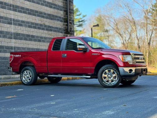 Red 2014 Ford F-150 XLT