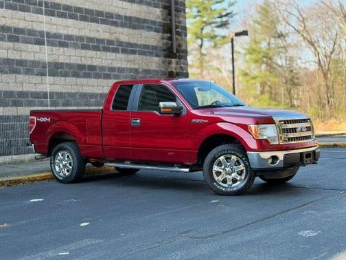 Red 2014 Ford F-150 XLT