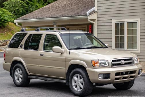 2001 Nissan Pathfinder LE