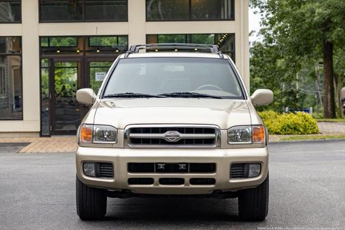 2001 Nissan Pathfinder LE
