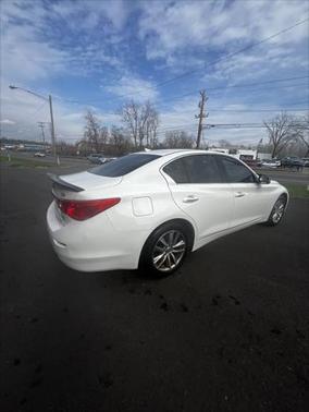 2017 INFINITI Q50 Base