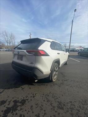 2022 Toyota RAV4 Hybrid LE
