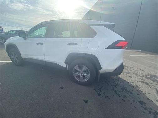 2022 Toyota RAV4 Hybrid LE