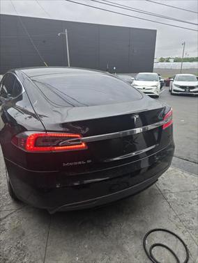 2015 Tesla Model S 70D