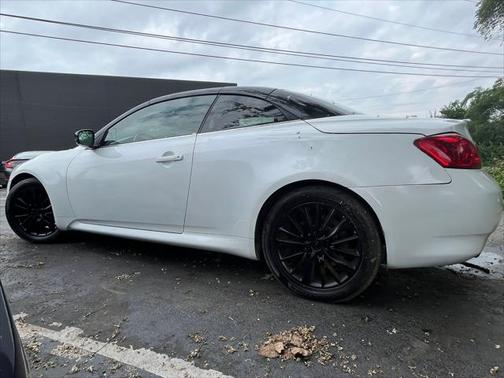 2012 INFINITI G37 Sport