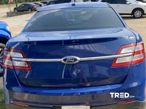 Photo 3 of 13 of 2015 Ford Taurus SEL