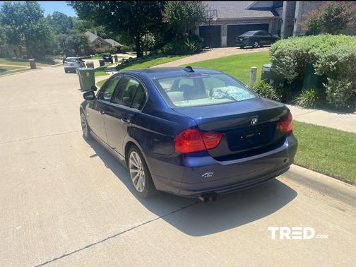 Photo 3 of 12 of 2011 BMW 328 i xDrive