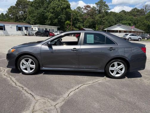 Gray 2013 Toyota Camry SE