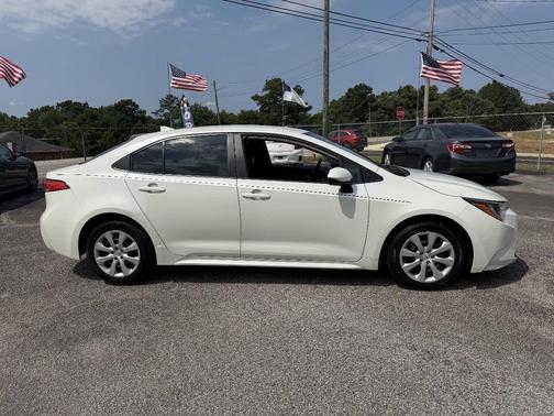 Blizzard Pearl 2020 Toyota Corolla LE