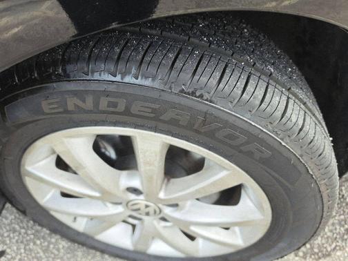 Black 2014 Volkswagen Jetta Auto SE w/Connectivity