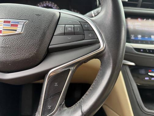 2017 Cadillac XT5 Base