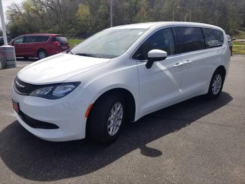 2021 Chrysler Voyager LX