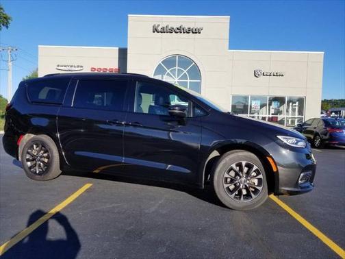 2022 Chrysler Pacifica Touring L AWD