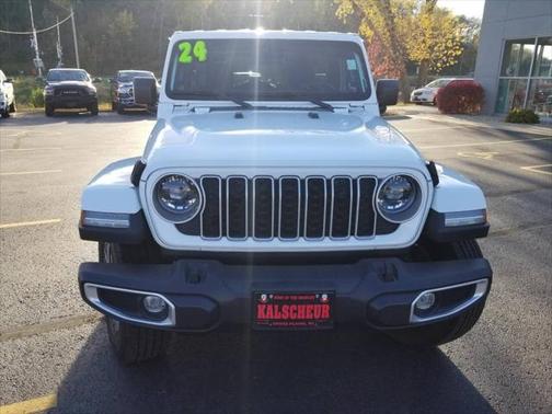 2024 Jeep Wrangler 4-Door Sahara 4x4
