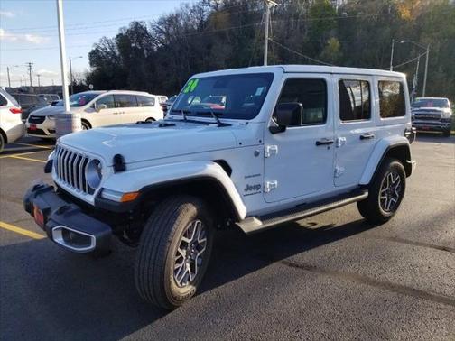 2024 Jeep Wrangler 4-Door Sahara 4x4