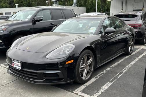 2018 Porsche Panamera 4