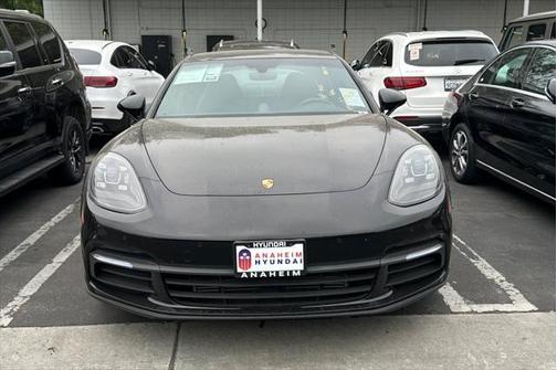 2018 Porsche Panamera 4