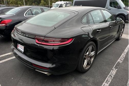 2018 Porsche Panamera 4
