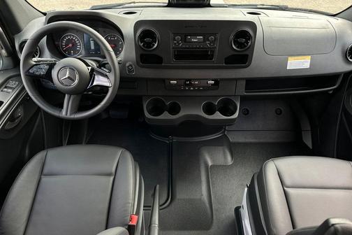 2025 Mercedes-Benz Sprinter 2500 Standard Roof