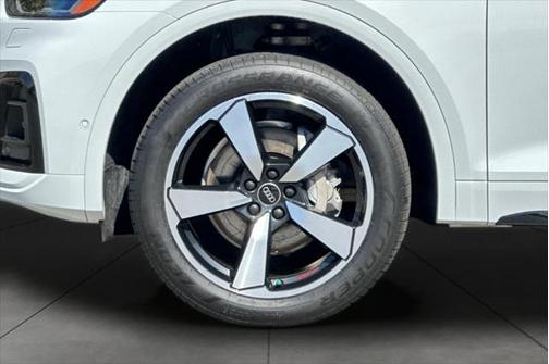 2023 Audi Q5 45 S line Prestige
