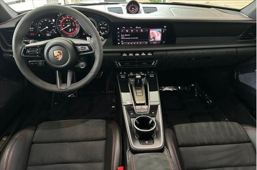 2024 Porsche 911 Carrera GTS