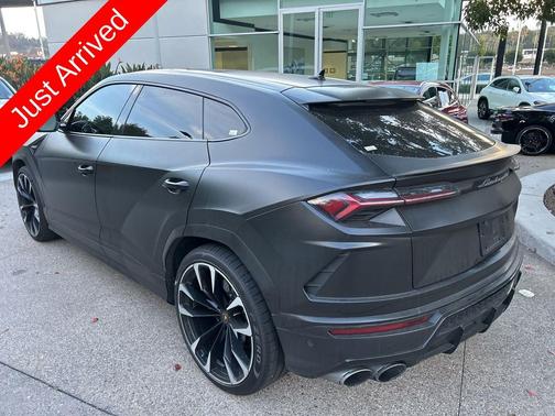 2022 Lamborghini Urus Graphite Capsule