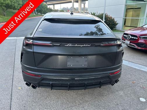 2022 Lamborghini Urus Graphite Capsule