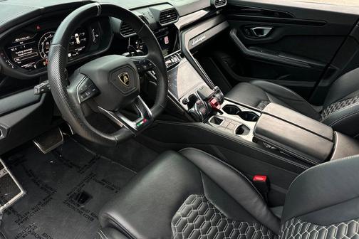 2022 Lamborghini Urus Graphite Capsule