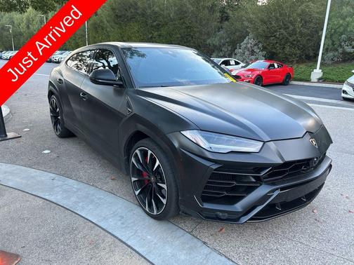 2022 Lamborghini Urus Graphite Capsule