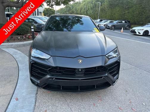 2022 Lamborghini Urus Graphite Capsule