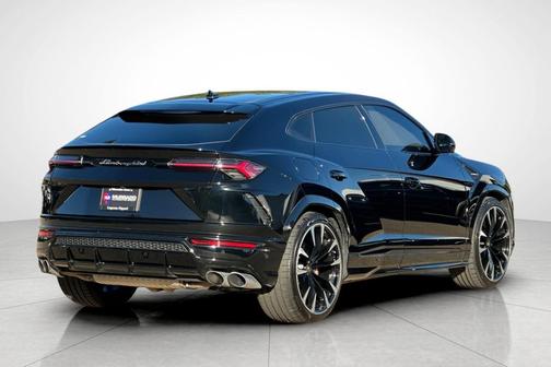 2022 Lamborghini Urus Graphite Capsule