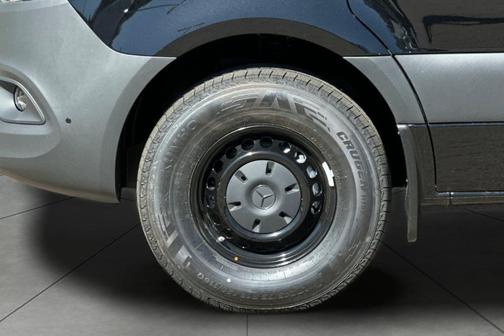 2025 Mercedes-Benz Sprinter 2500 Standard Roof