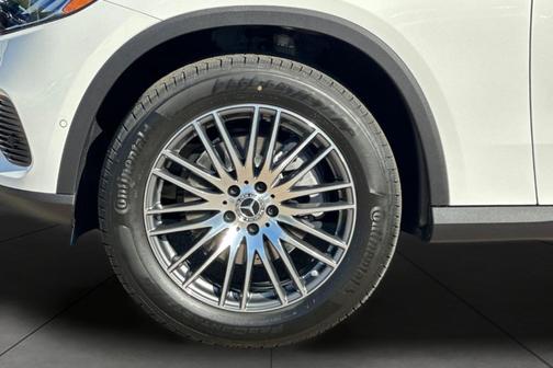 Polar White 2026 Mercedes-Benz GLC 300 Base