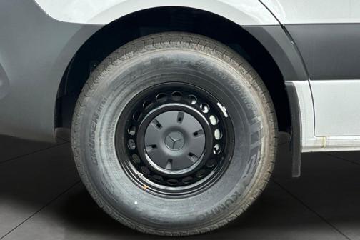 2025 Mercedes-Benz Sprinter 2500 Standard Roof