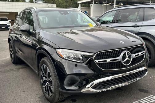 Black 2025 Mercedes-Benz GLC 350e Base