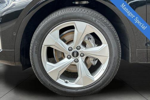 2022 Audi Q5 45 S line Prestige