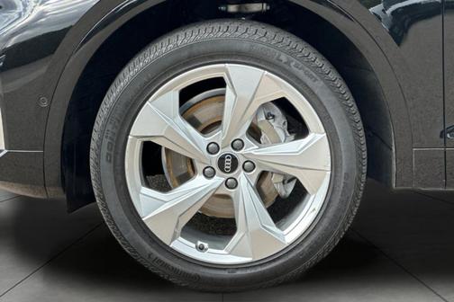 2022 Audi Q5 45 S line Prestige