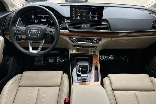 2022 Audi Q5 45 S line Prestige