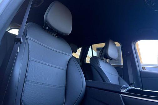 Polar White 2026 Mercedes-Benz GLC 300 Base